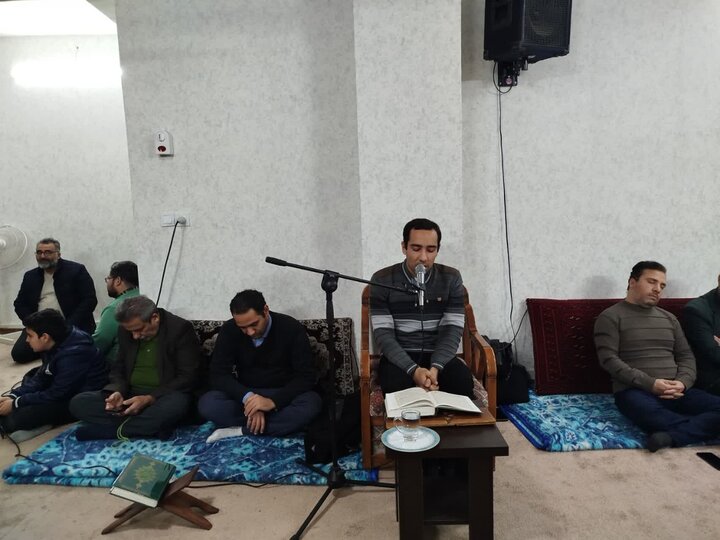 تصاویر/ نشست جامعه قرآنی ورامین با امام جمعه