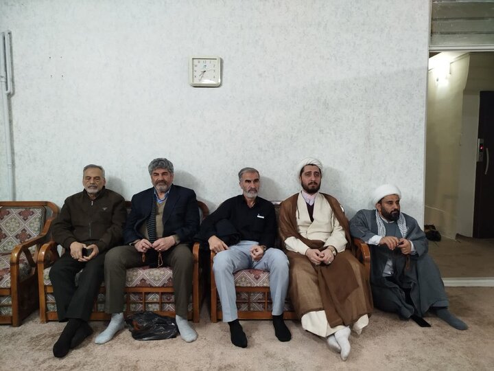 تصاویر/ نشست جامعه قرآنی ورامین با امام جمعه