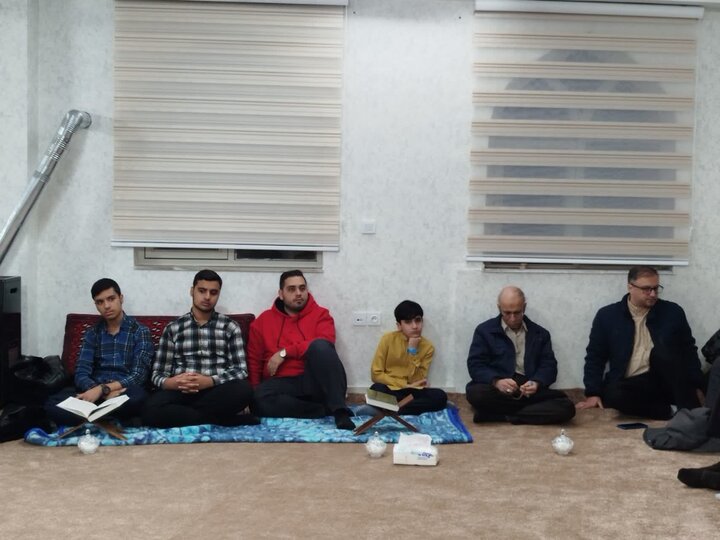 تصاویر/ نشست جامعه قرآنی ورامین با امام جمعه