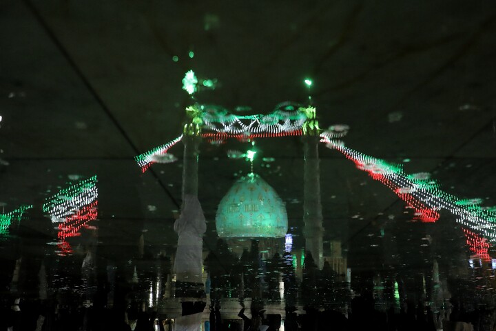 تصاویر/ حال و هوای مسجد مقدس جمکران در شب نیمه شعبان