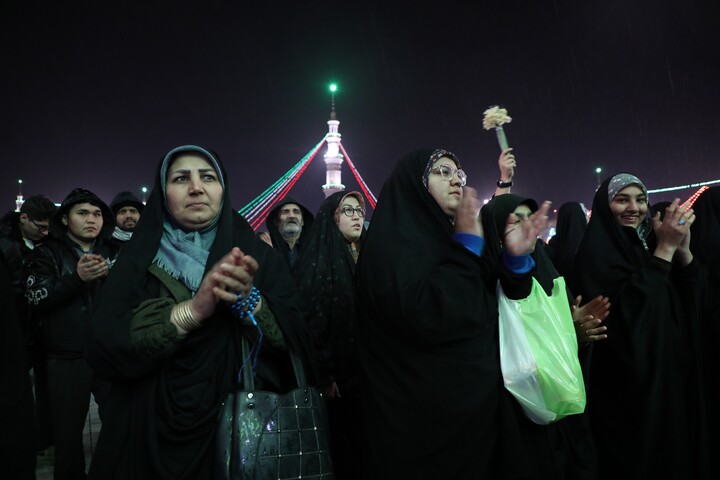 تصاویر/ حال و هوای مسجد مقدس جمکران در شب نیمه شعبان