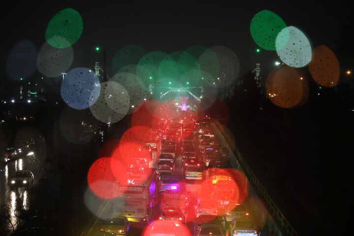 تصاویر/ حال و هوای مسجد مقدس جمکران در شب نیمه شعبان