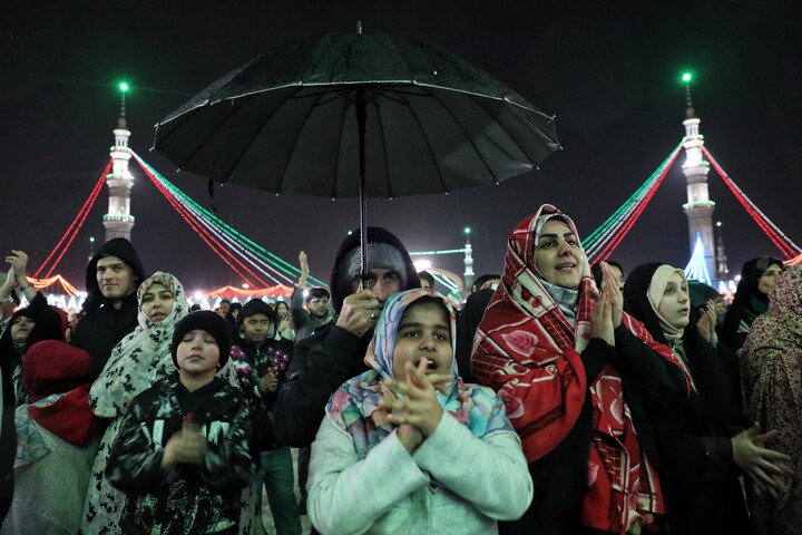 تصاویر/ حال و هوای مسجد مقدس جمکران در شب نیمه شعبان