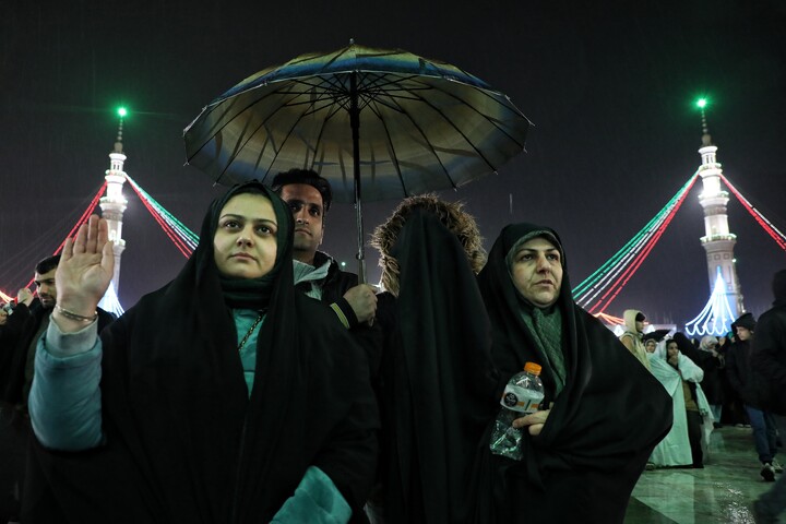 تصاویر/ حال و هوای مسجد مقدس جمکران در شب نیمه شعبان