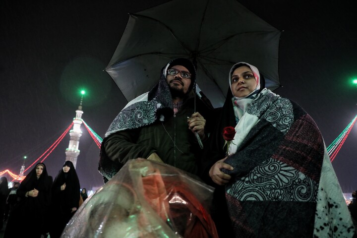 تصاویر/ حال و هوای مسجد مقدس جمکران در شب نیمه شعبان