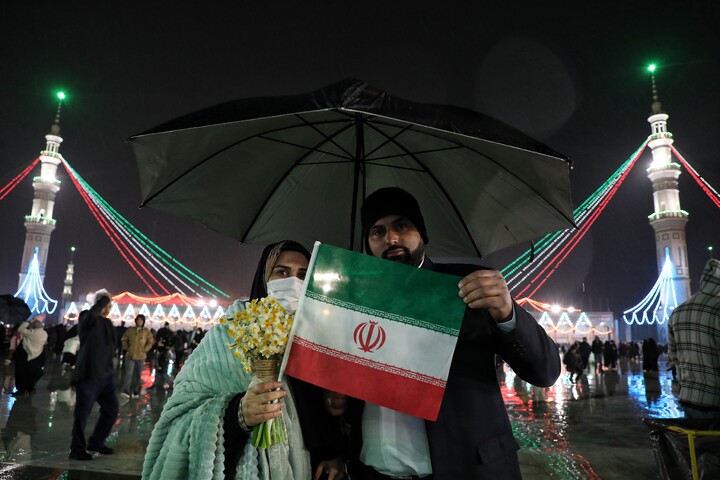 تصاویر/ حال و هوای مسجد مقدس جمکران در شب نیمه شعبان