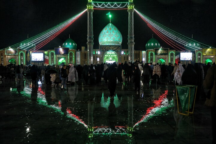 تصاویر/ حال و هوای مسجد مقدس جمکران در شب نیمه شعبان