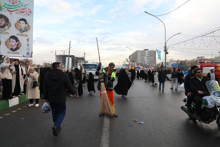 تصاویر/ حال و هوای بلوار پیامبر اعظم در شب نیمه شعبان