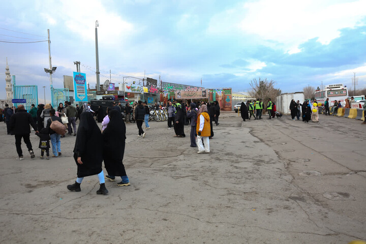 تصاویر/ حال و هوای بلوار پیامبر اعظم در شب نیمه شعبان