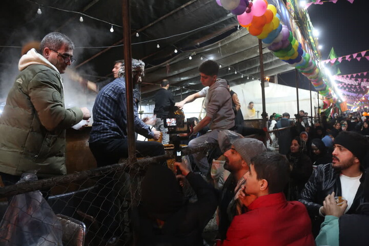 تصاویر/ حال و هوای بلوار پیامبر اعظم در شب نیمه شعبان