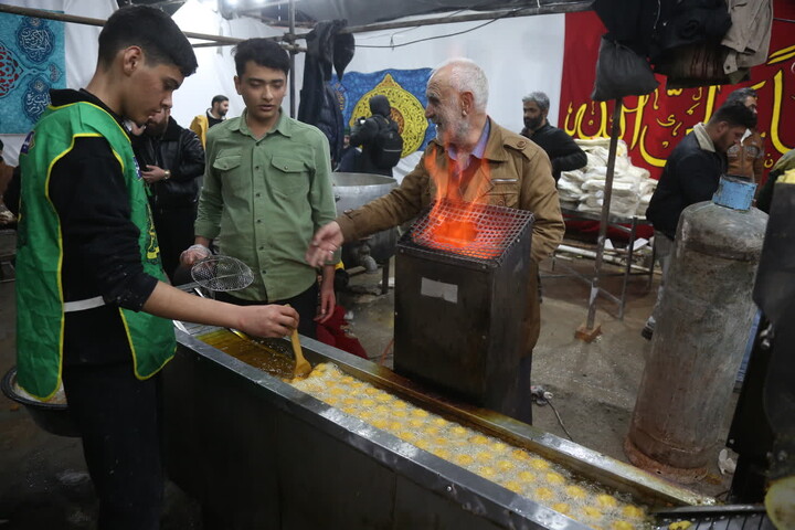 تصاویر/ حال و هوای بلوار پیامبر اعظم در شب نیمه شعبان