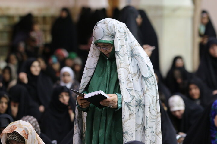 برپایی جشن شب میلاد امام زمان(عج) در حرم بانوی کرامت