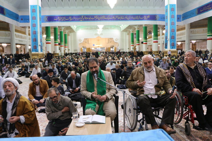 برپایی جشن شب میلاد امام زمان(عج) در حرم بانوی کرامت