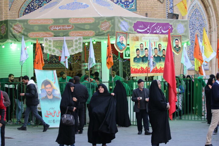 خدمت‌رسانی ایستگاه های صلواتی حرم بانوی کرامت در شب نیمه شعبان