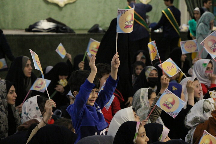 جشن میلاد امام زمان(عج) ویژه کودکان در حرم بانوی کرامت