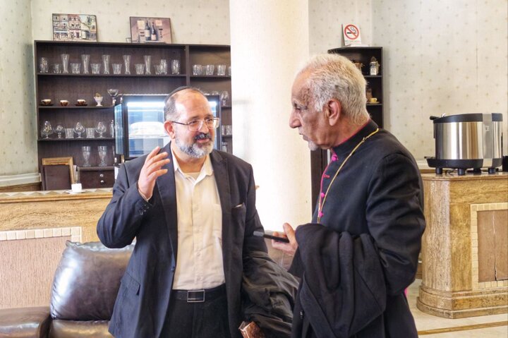 تصاویر/ گردهمایی رؤسای ادیان و مذاهب غیر اسلامی به مناسبت تولد حضرت مهدی(عج) در قم