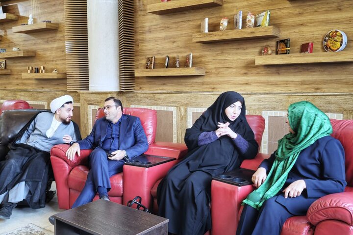 تصاویر/ گردهمایی رؤسای ادیان و مذاهب غیر اسلامی به مناسبت تولد حضرت مهدی(عج) در قم