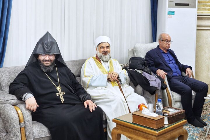 تصاویر/ گردهمایی رؤسای ادیان و مذاهب غیر اسلامی به مناسبت تولد حضرت مهدی(عج) در قم