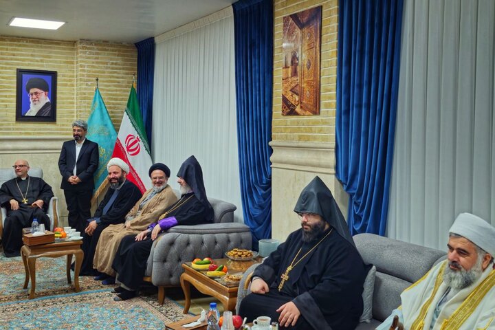 تصاویر/ گردهمایی رؤسای ادیان و مذاهب غیر اسلامی به مناسبت تولد حضرت مهدی(عج) در قم