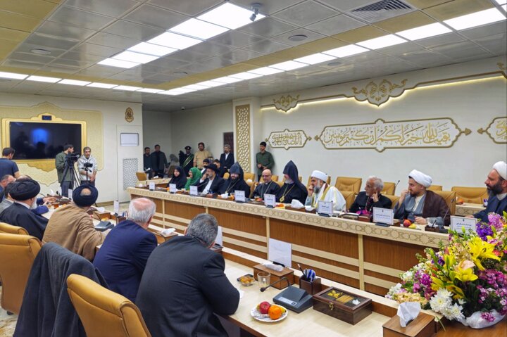 تصاویر/ گردهمایی رؤسای ادیان و مذاهب غیر اسلامی به مناسبت تولد حضرت مهدی(عج) در مسجد مقدس جمکران