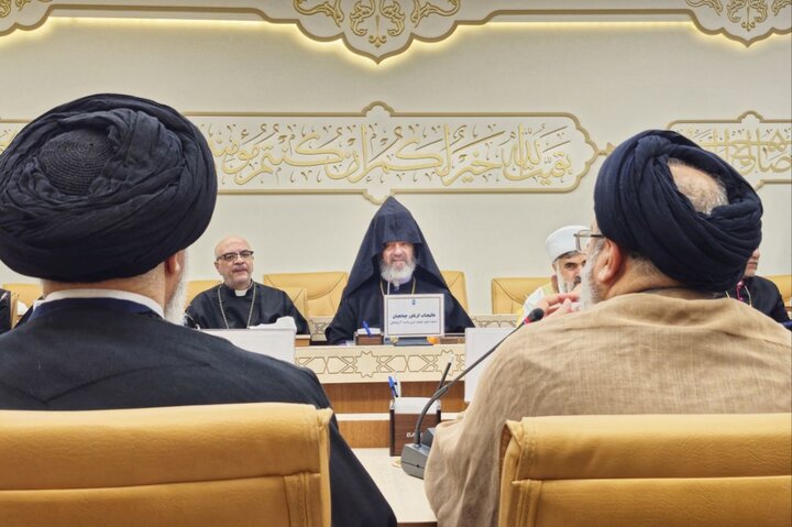 تصاویر/ گردهمایی رؤسای ادیان و مذاهب غیر اسلامی به مناسبت تولد حضرت مهدی(عج) در مسجد مقدس جمکران