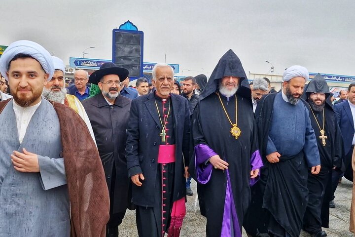 تصاویر/ گردهمایی رؤسای ادیان و مذاهب غیر اسلامی به مناسبت تولد حضرت مهدی(عج) در مسجد مقدس جمکران