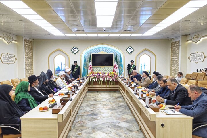 تصاویر/ گردهمایی رؤسای ادیان و مذاهب غیر اسلامی به مناسبت تولد حضرت مهدی(عج) در مسجد مقدس جمکران