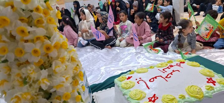 تصاویر/  برگزاری مراسم جشن نیمه شعبان در حوزه علمیه خواهران کنگان