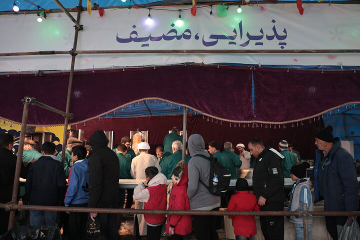 تصاویر/ پخت کباب ترکی در موکب امامزادگان قم
