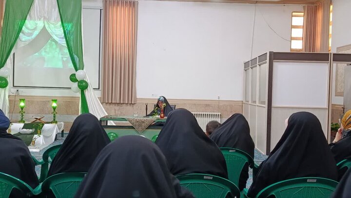 تصاویر جشن میلاد امام زمان (عج) در مدرسه علمیه حضرت زینب (س) کرمان