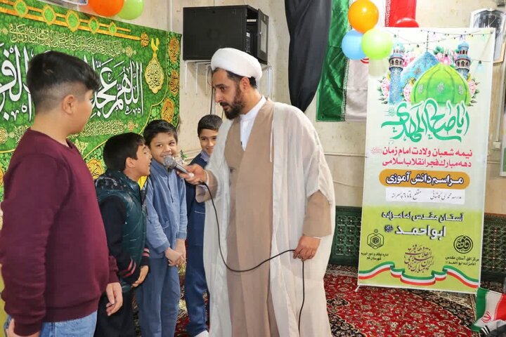 تصاویر/ مراسم جشن دانش آموزی در امامزاده ابواحمد(ع)