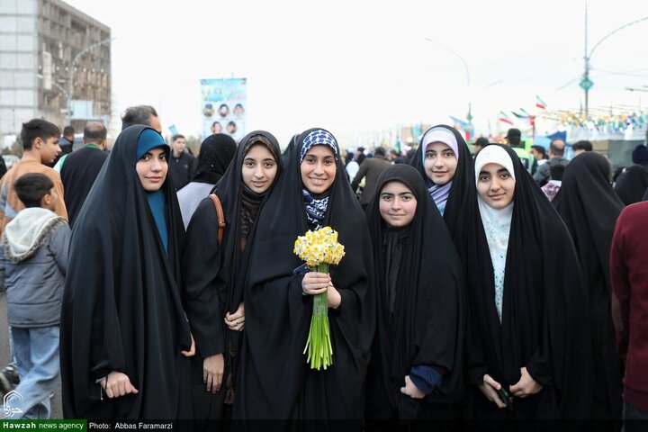 Photos/La Nuit où les cœurs marchent vers Jamkaran : Des milliers de Pas vers l’Imam du Temps (aj)