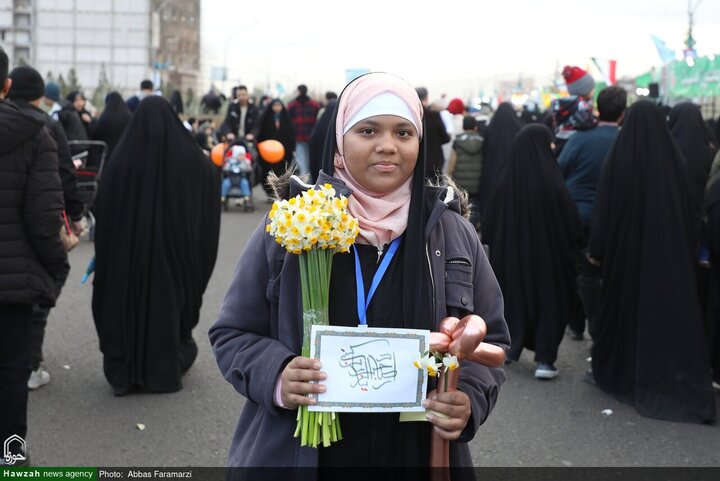 Photos/La Nuit où les cœurs marchent vers Jamkaran : Des milliers de Pas vers l’Imam du Temps (aj)