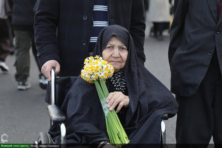 Photos/La Nuit où les cœurs marchent vers Jamkaran : Des milliers de Pas vers l’Imam du Temps (aj)