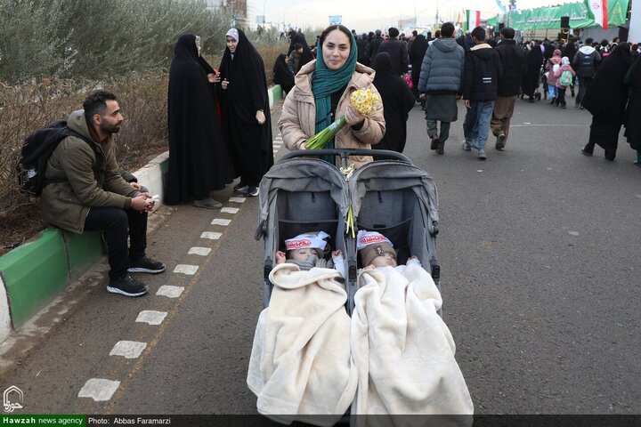 Photos/La Nuit où les cœurs marchent vers Jamkaran : Des milliers de Pas vers l’Imam du Temps (aj)