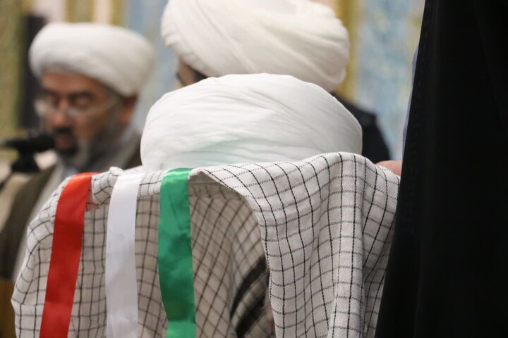 تصاویر/ آئین عمامه گذاری طلاب حوزه علمیه استان اردبیل