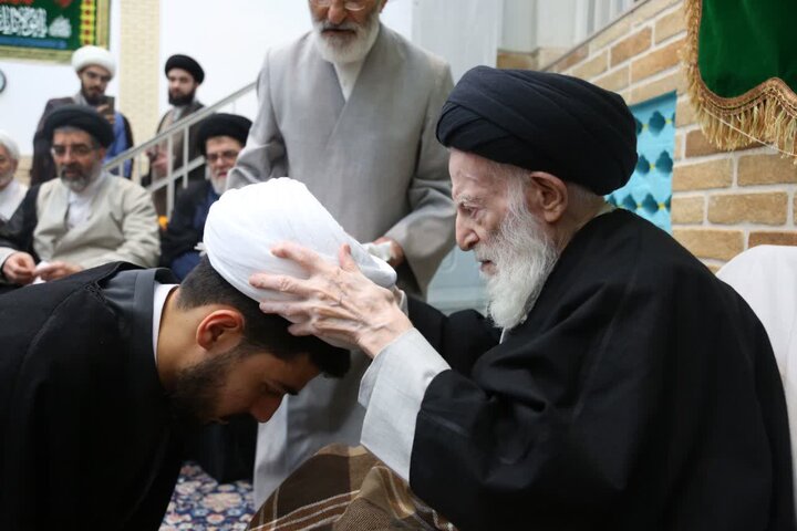 حوزه/ مراسم  عمامه گذاری در میلاد با سعادت حضرت بقیة الله (عج) با حضور آیت الله العظمی شبیری زنجانی + تصاویر