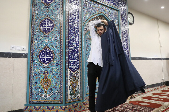 تصاویر/ مراسم عمامه گذاری طلاب توسط آیت الله العظمی مکارم شیرازی