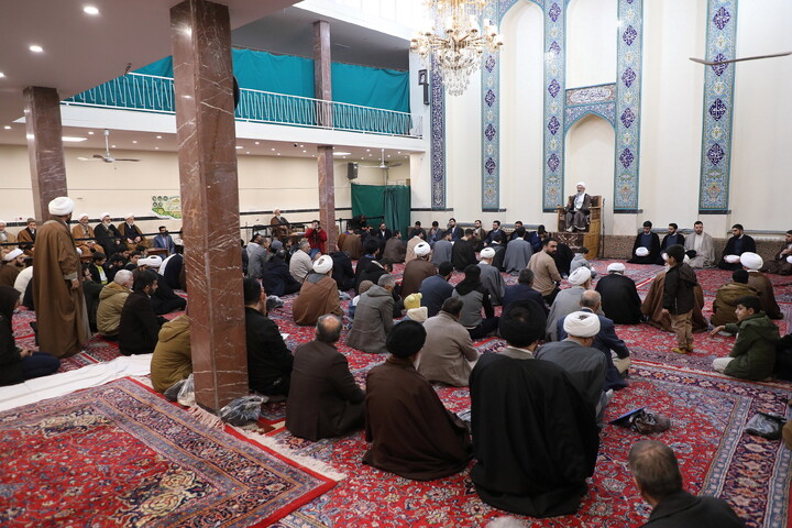 تصاویر/ مراسم عمامه گذاری طلاب توسط آیت الله العظمی مکارم شیرازی