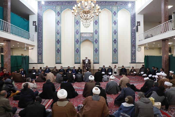 تصاویر/ مراسم عمامه گذاری طلاب توسط آیت الله العظمی مکارم شیرازی