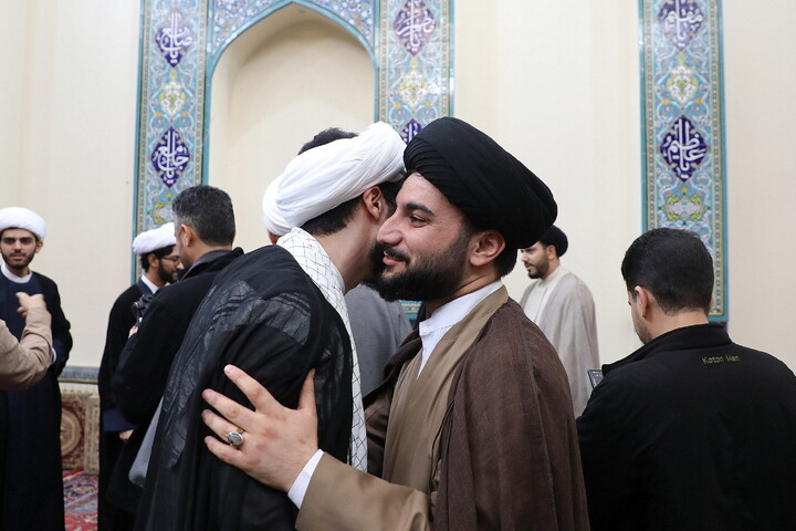 تصاویر/ مراسم عمامه گذاری طلاب توسط آیت الله العظمی مکارم شیرازی