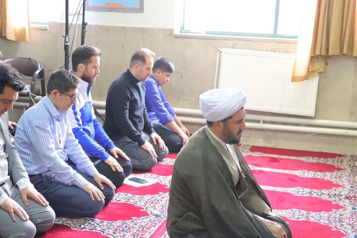 تصاویر/ حضور امام جمعه اسلامشهر در جشن دانش آموزان به مناسبت ولادت امام زمان(عج)