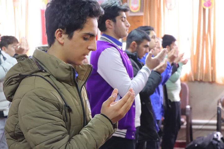 تصاویر/ حضور امام جمعه اسلامشهر در جشن دانش آموزان به مناسبت ولادت امام زمان(عج)