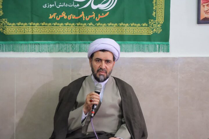 تصاویر/ حضور امام جمعه اسلامشهر در جشن دانش آموزان به مناسبت ولادت امام زمان(عج)