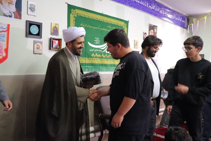 تصاویر/ حضور امام جمعه اسلامشهر در جشن دانش آموزان به مناسبت ولادت امام زمان(عج)