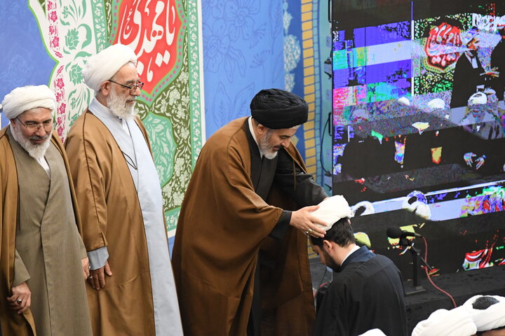 تصاویر/ آیین عمامه گذاری طلاب ارومیه