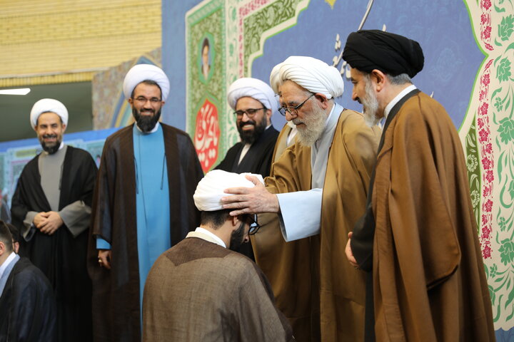 تصاویر/ آیین عمامه گذاری طلاب ارومیه