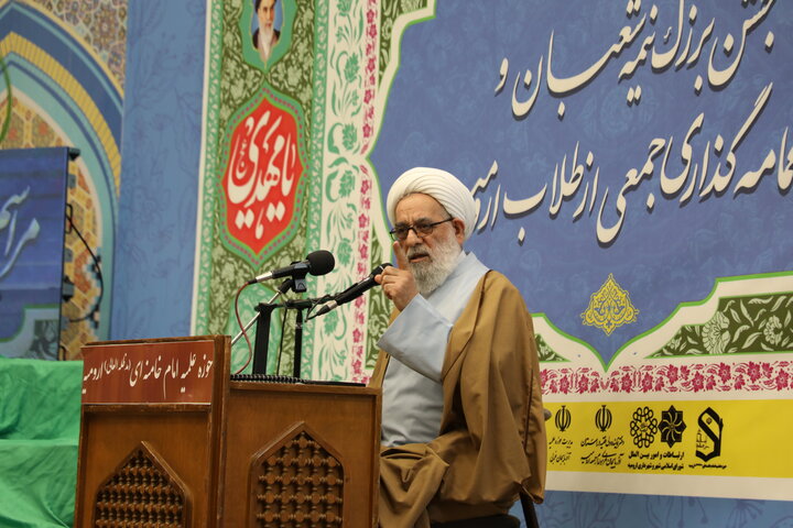 تصاویر/ آیین عمامه گذاری طلاب ارومیه