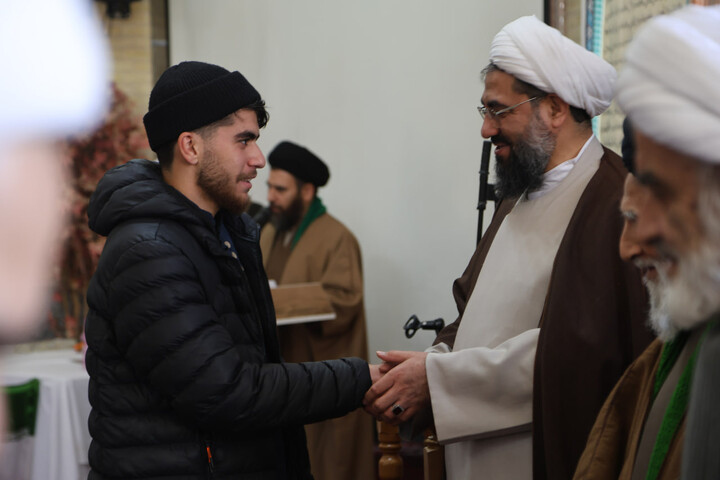 تصاویر /  آیین عمامه گذاری جمعی از طلاب استان همدان