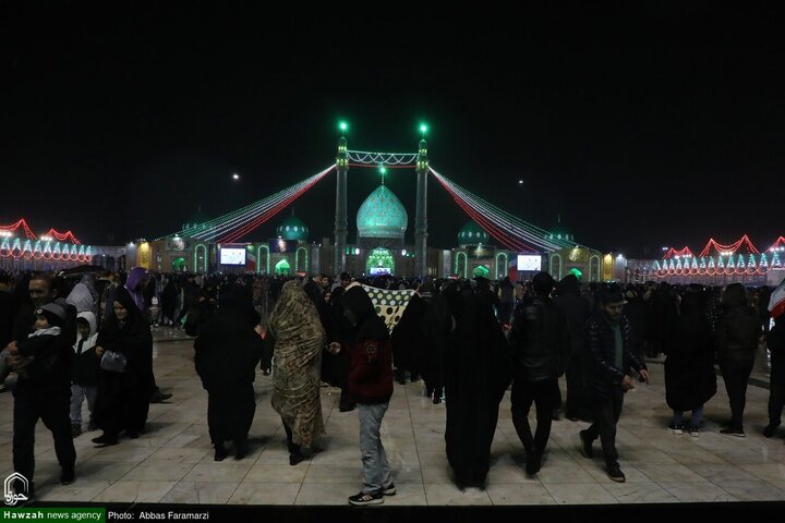 أجواء إيمانية خاصة في مسجد جمكران المقدس ليلة النصف من شعبان